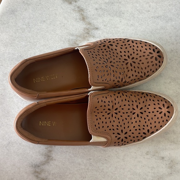 Women’s Nine West Opaque Cut Out Platform Slip on Sneakers - Picture 3 of 7